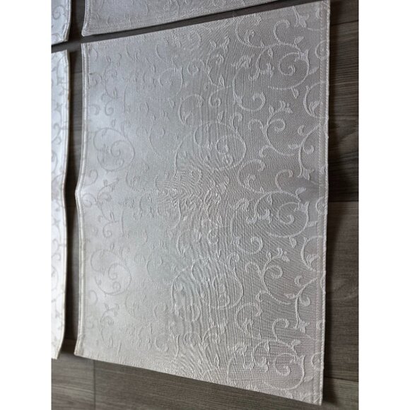 Lenox Opal Innocence Elegant White Fabric Placemats With Swirl Pattern - Picture 2 of 4